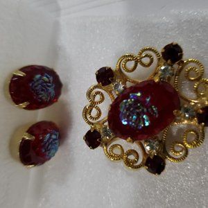 D & E Juliana Red Heart Scroll Cameo Rose Brooch Set